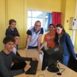 Rencontre de l’atelier presse avec un journaliste local.
